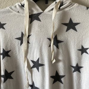 Star lightweight sweater